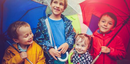 Chaquetas entretiempo impermeables para niños.