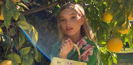 Elsa Hosk con un conjunto de estampado floral