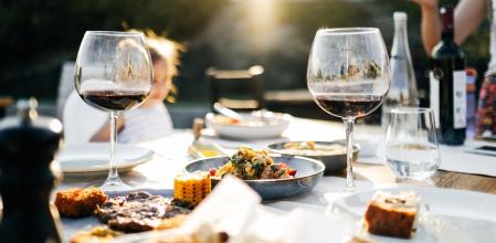 Una barbacoa en el exterior