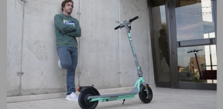 Pure Electric ha anunciado su alianza con Kimoa, la marca de ropa y complementos del reconocido piloto Fernando Alonso