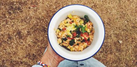Risotto con calabacín, tomates y queso comté