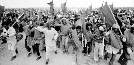 Manifestantes en la Marcha Verde hacia el Sáhara Occidental, 6 de noviembre de 1975 