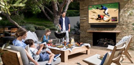 Samsuna ha fabricado The Terrace, el televisor resistente al polvo y humedad, que permitirá ver la programación en el exterior, sin reflejos