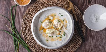 Huevos turcos con yogur