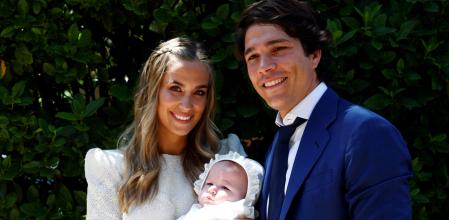 María Pombo y Pablo Castellano en el bautizo de su hijo Martín