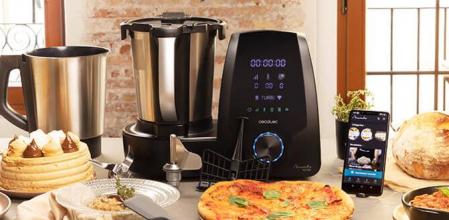 Cecotec robot de cocina multifunción Mambo 10090 con App, exclusiva cuchara MamboMix, jarra Habana con revestimiento cerámico, 30 funciones, báscula incorporada, jarra de acero inoxidable de 3,3 litros apta para lavavajillas, velocidad cero, cestillo de hervir para cocinar a 4 niveles y completo recetario.

Descubre más: https://www.storececotec.com/es/robots-de-cocina/1094-mambo-10090.html