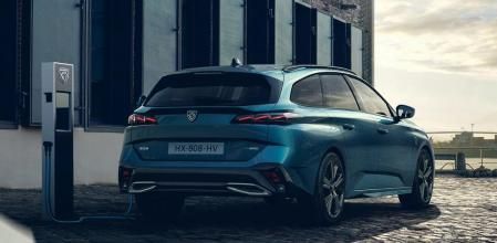 La gama del 308 SW incluye dos versiones híbridas enchufables, de 180 ó 225 CV, respectivamente&nbsp;