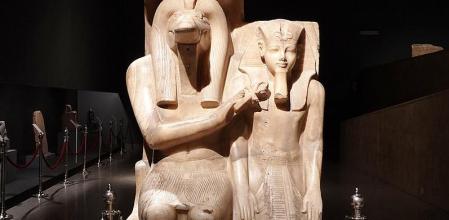 Amenhotep III y el dios Sobek.