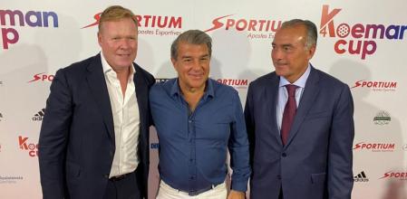 Ronald Koeman, Joan Laporta y Rafa Yuste en la Koeman Cup