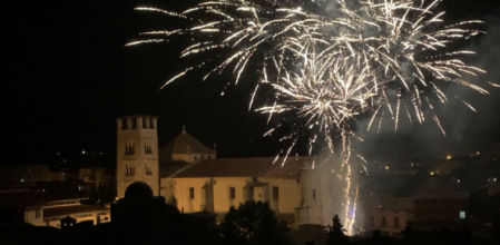 Fuegos artificiales en la catedral de Vic.