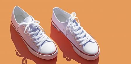 Zapatillas de lona frescas para el verano.