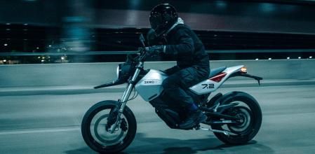 El motor de la FXE se alimenta de una batería de iones de litio de 7,2 kWh.