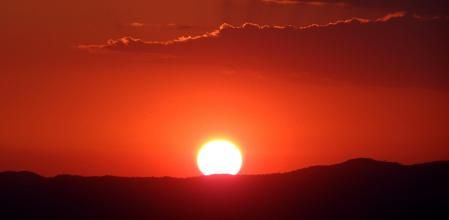 El sol al atardecer en Sant Fost.