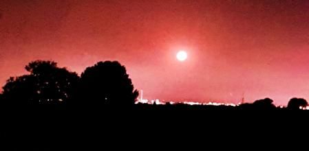 El espectacular cielo de madrigada de Tarragona.