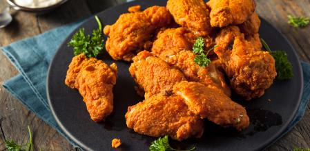 Alitas de pollo crujiente