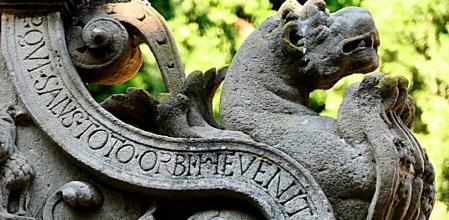Pozo del claustro del monasterio de Pedralbes.