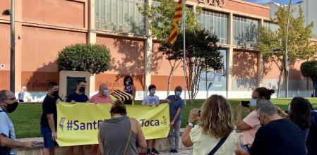 El club Sant Josep de Badalona, con una pancarta de protesta durante el 11-S