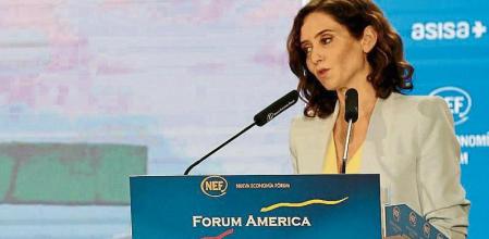 Madrid, España. 16.09.2021.- La presidenta de Madrid Isabel Ayuso presenta al presidente de la República de Colombia Ivan Duque, en el Forum América en el Casino de Madrid. foto Juan Carlos Rojas