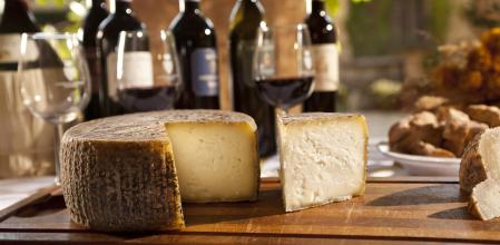 ¿Sabías que existen más de 150 variedades de queso elaboradas en España?