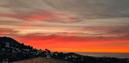 Amanecer sobre el mar de Mijas.