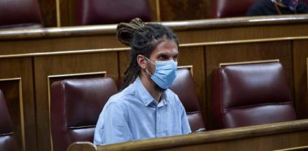 El Tribunal Supremo ha condenado al diputado de Unidas Podemos Alberto Rodríguez como autor de un delito de atentado a agentes de la autoridad a un mes y medio de prisión por dar una patada a un agente de policía durante una manifestación en Canarias en 2014.