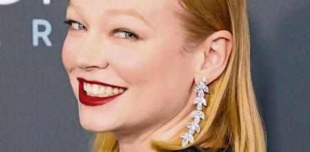 SANTA MONICA, CALIFORNIA - JANUARY 12: Sarah Snook attends the 25th Annual Critics' Choice Awards at Barker Hangar on January 12, 2020 in Santa Monica, California. (Photo by Taylor Hill/Getty Images)
