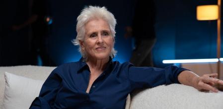 Merces Milá, en el sofá donde se mantienen las entrevistas