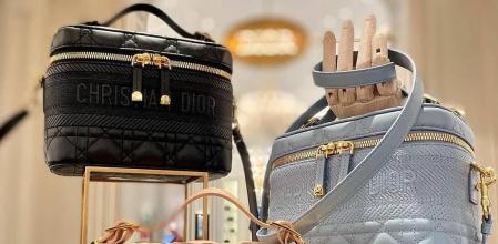 El modelo Dior Travel es uno de los clásicos míticos de la forma.