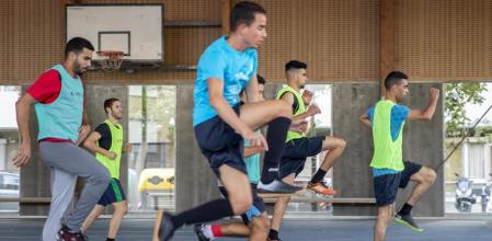 EQUIPO DE FUTBOL SALA DE JOVENES MIGRANTES, MISSATGERS DE LA PAU, IMPULSADO POR GENTE DE LA PARROQUIA DE SANTA ANNA