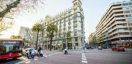 Propiedad ubicada en una imponente finca de la Avenida Diagonal. Exclusiva vivienda de aproximadamente 343 m² construidos situada en una 7ª planta.