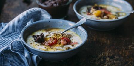 Bircher de naranja y kefir con cítricos, polen y ganache vegana de chocolate