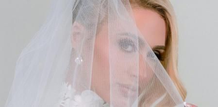 Paris Hilton con su vestido de novia de Oscar de la Renta