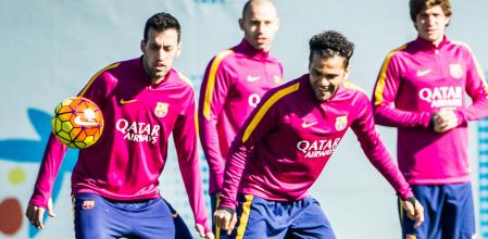 Busquets y Alves se entrenan juntos en 2016