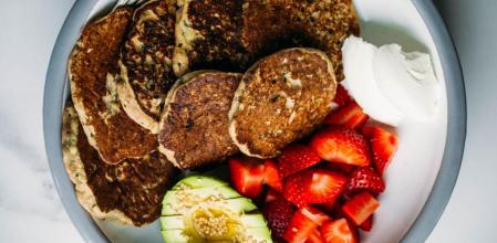 Pancakes de plátano y calabacín