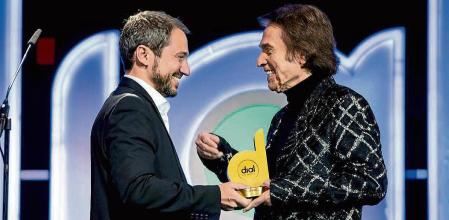 Manuel Martos ha actualizado el estado de salud de su padre, Raphael, y ha transmitido tranquilidad sobre su evolución&nbsp;