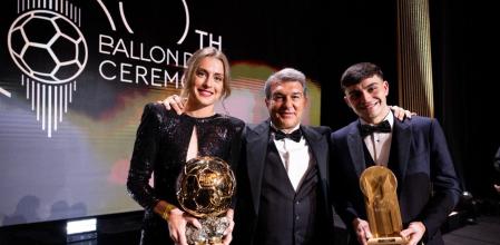 El presidente Joan Laporta junto a los galardonados blaugrana, Alexia Putellas y Pedri