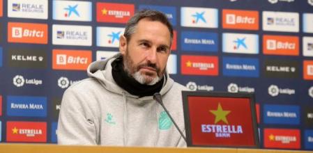 Vicente Moreno, en la rueda de prensa previa al partido contra el Solares.