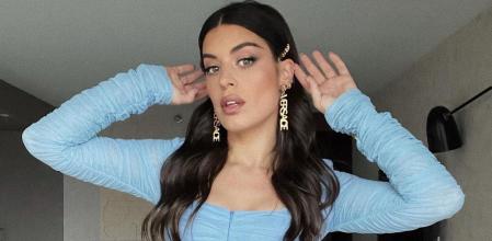 Aida Doménech con su peinado con horquillas