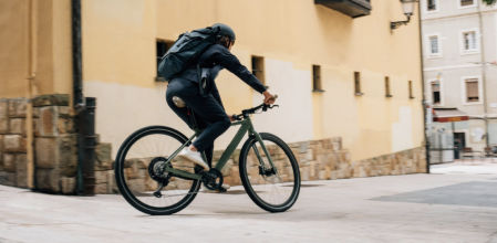 La UE acaba de publicar su marco de movilidad urbana en el que se pide priorizar los desplazamientos a pie y en bicicleta