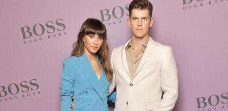 Aitana Ocaña y Miguel Bernardeau en el desfile de Boss en Milán
