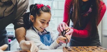 Desde cocinas e ingredientes de madera a utensilios de cocina adaptados para niños y libros de recetas