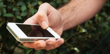 móvil cargar desde el suelo