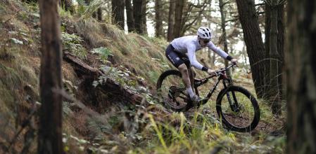 La nueva Kenta mantiene una línea estética similar pero introduce importantes cambios en su geometría conservando el espíritu 'racing'<br>