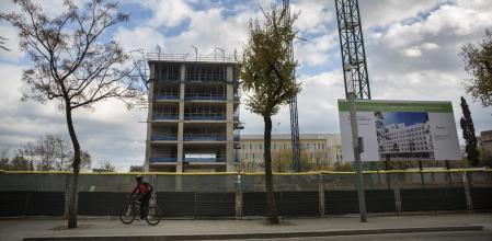 Imagen de archivo de una promoción de pisos en Barcelona