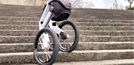 El Ascento Pro es capaz de recargarse por sí solo y alcanzar velocidades de 12 km/h.