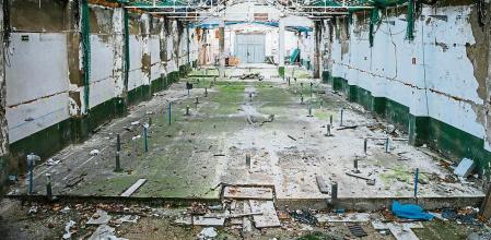 foto XAVIER CERVERA 28/12/2021 El ayuntamiento comprará la nave de la calle Puigcerdà, 204, que también tiene entrada por Gelida, 12, barcelona, para evitar que se instale una gran dark kitchen. Está al lado del mercado de Sant Martí y servirá para ampliar su espacio logístico.