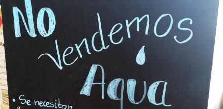 Un cartel de Granada arrasa concienciando sobre reciclaje y medioambiente con una gran iniciativa