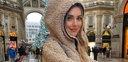 Chiara Ferragni con su 'total look' de Dior en las galerías Vittorio Emanuele II de Milán