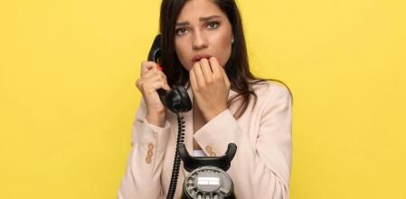 Los jóvenes, que prefieren los mensajes de texto, evitan las llamadas telefónicas