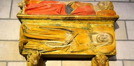 Romia de Sarrià vestida de noble y de monja.